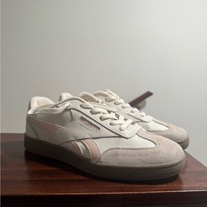 Reebok Women’s Cream and Light Pink Sneakers (ortholite)